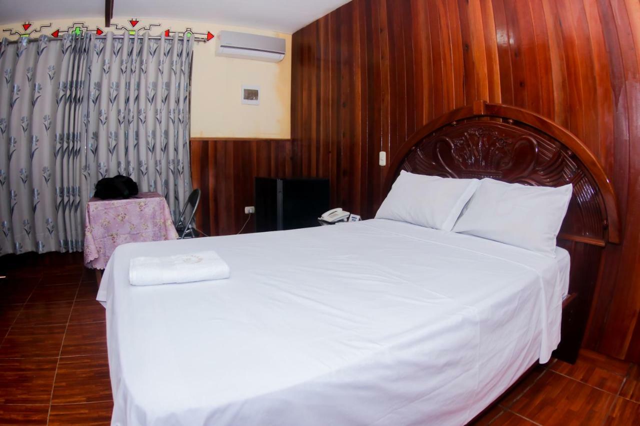 Gran Hotel Gusbet Pucallpa Buitenkant foto