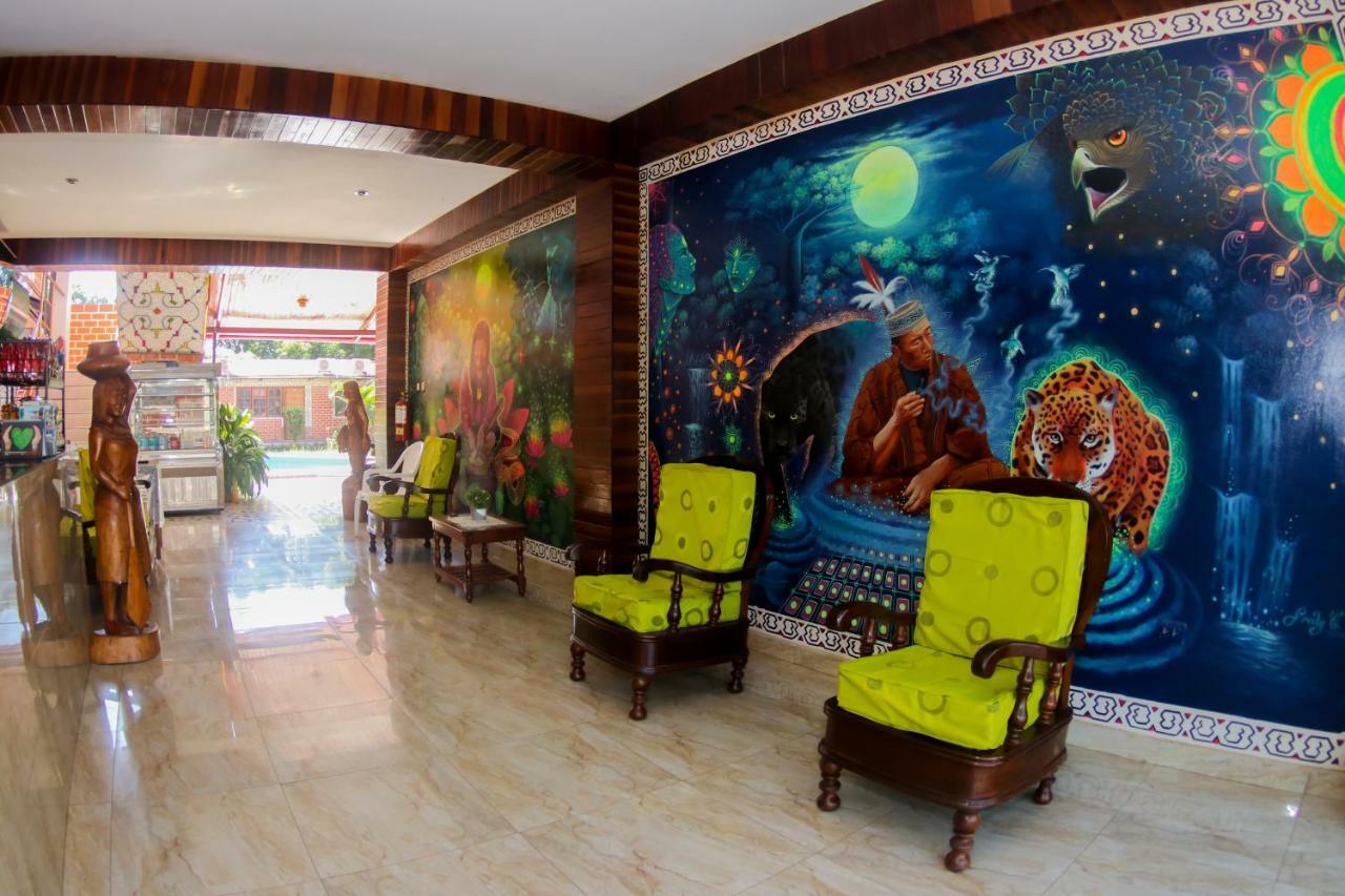 Gran Hotel Gusbet Pucallpa Buitenkant foto