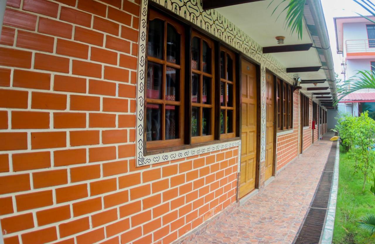 Gran Hotel Gusbet Pucallpa Buitenkant foto